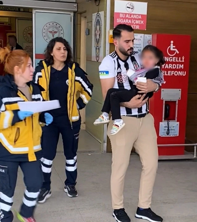 Balkondan düşen Nisa, ağır yaralandı
