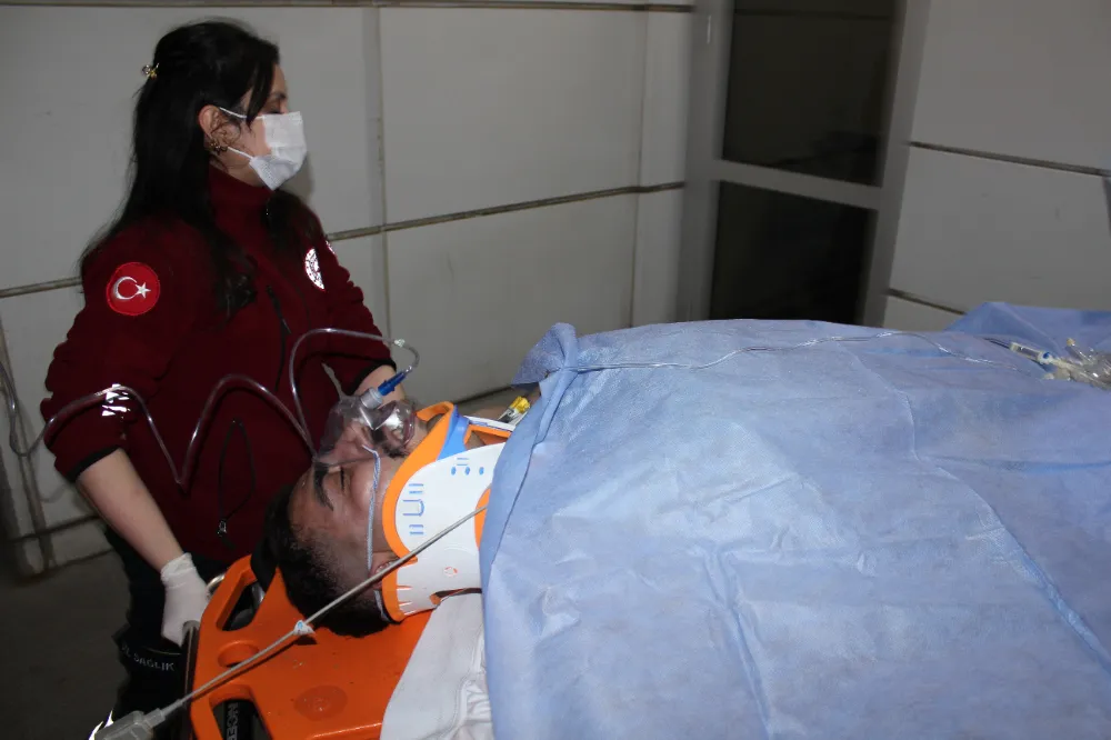 Aksaray’da bıçaklı küfürleşme kavgası: 2 yaralı