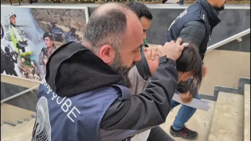 İstanbul - Sosyal medyada Mattia Minguzzi cinayetini öven 5 şüpheli gözaltına alındı