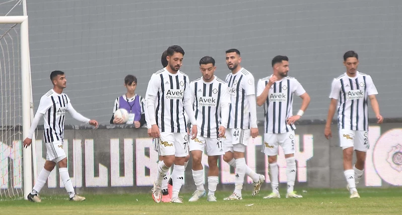 Ege takımları futbolda nefes nefese