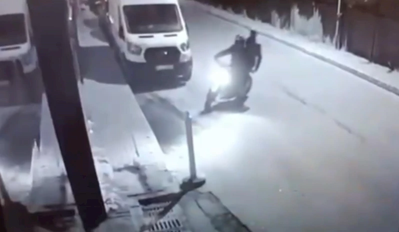  İstanbul - Sarıyer’de villaların olduğu siteye el bombalı saldırı kamerada