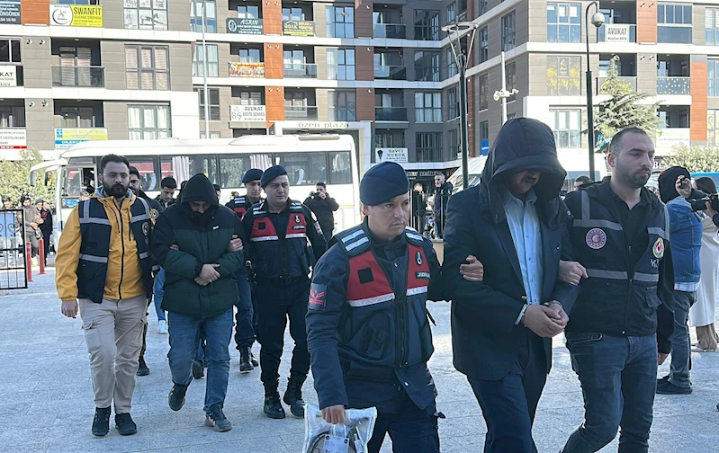 Kapıkule’de rüşvet operasyonunda gözaltına alınan 38 gümrük muhafaza memuru adliyede