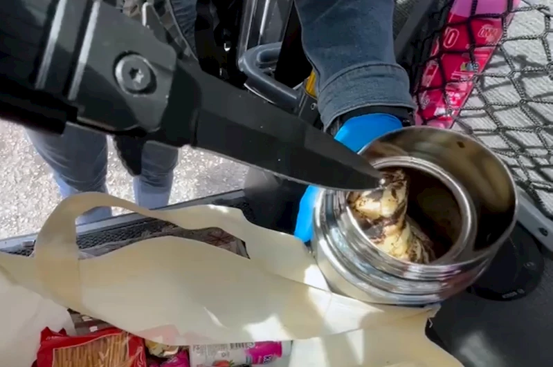 Otobüsteki yolcunun termosundan yarım kilo bonzai ham maddesi çıktı