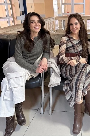 Sinem Ünsal ve Sahra Şaş seyircinin gözdesi haline geldi