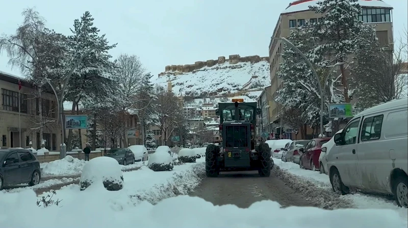 Bayburt’ta kar mesaisi 