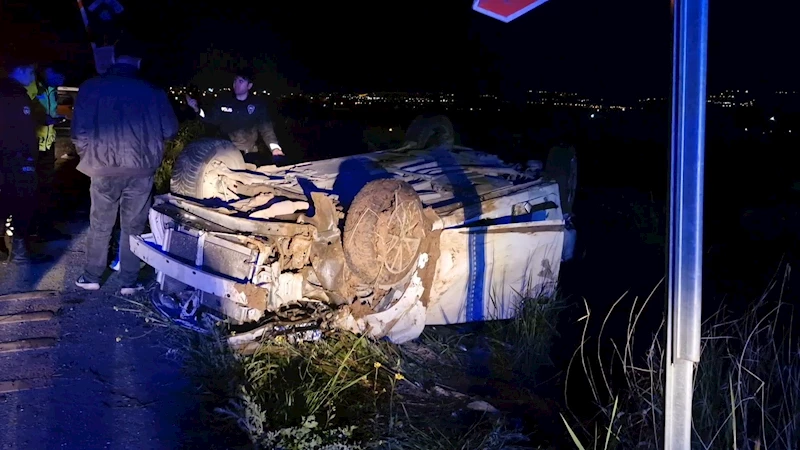 Diyarbakır’da, otomobil şarampole devrildi: 1 ölü, 3 yaralı