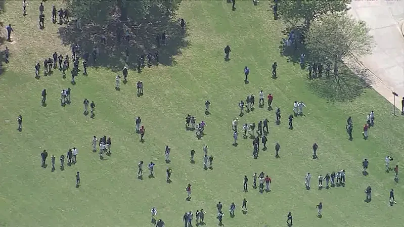 Texas’ta lisede silahlı saldırı: 4 yaralı