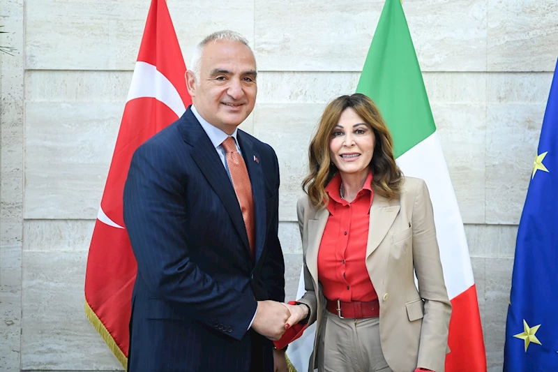 Bakan Ersoy, İtalya