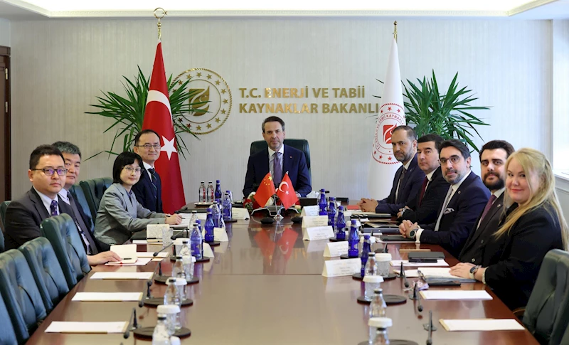 Bakan Bayraktar, Çin