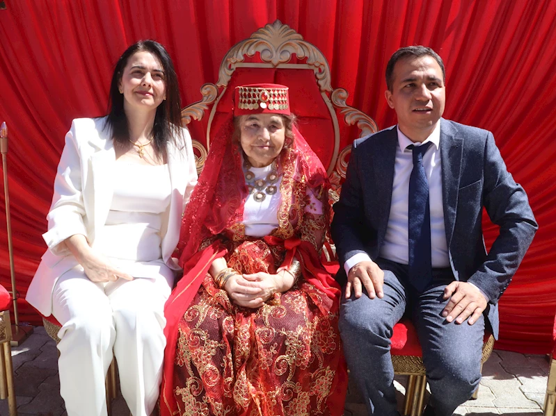 Kına gecesi hayali, huzurevinde gerçek oldu