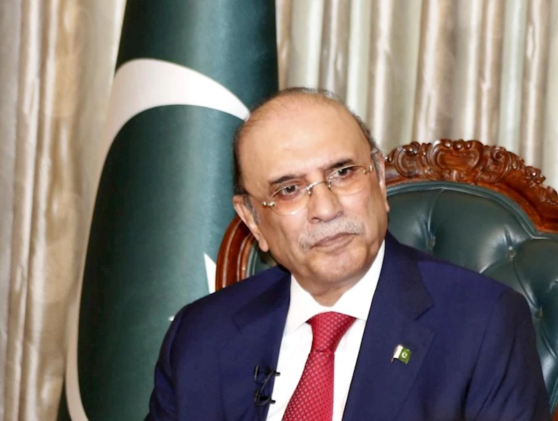 Pakistan Cumhurbaşkanı Zerdari hastaneye kaldırıldı