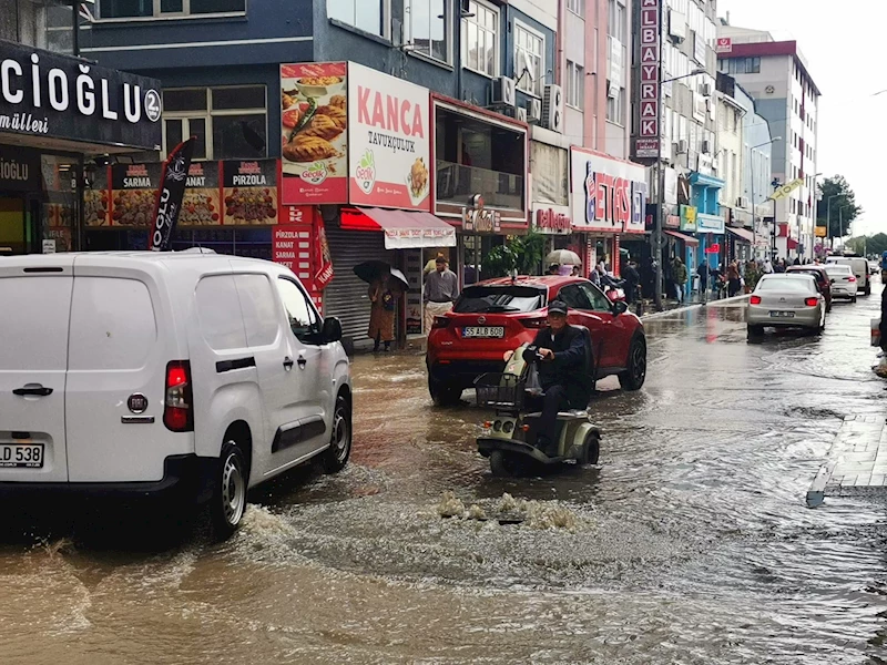 Samsun’da sağanak etkili oldu