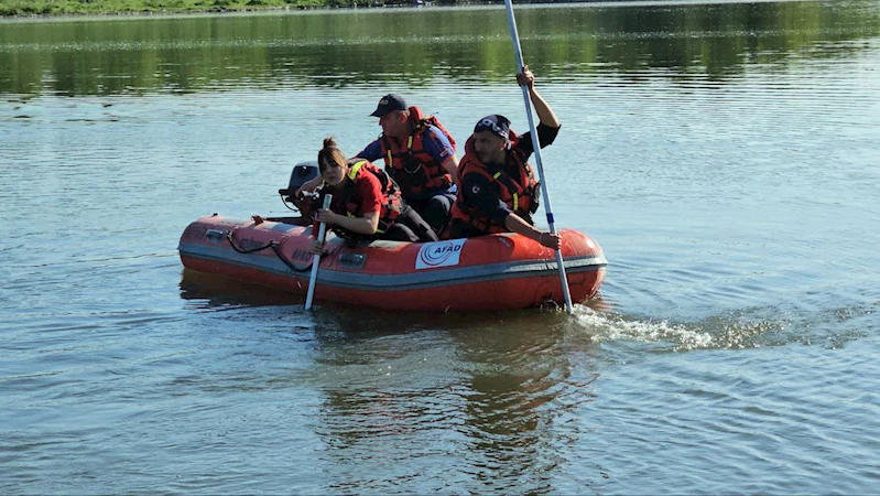 Ege İhsan, serinlemek için girdiği Meriç Nehri