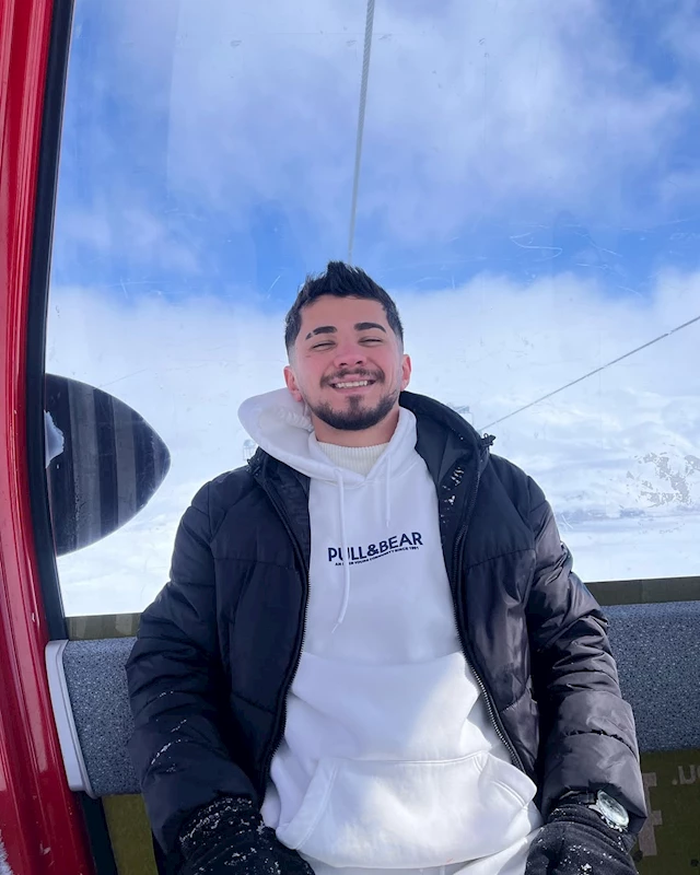 Sevgililer, mezarlık yakınında bıçaklanmış halde bulundu: 1 ölü, 1 yaralı