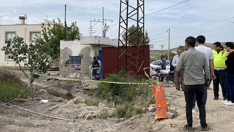Sulama kanalında ellerini yıkarken elektrik akımına kapılan Özlem ile onu kurtarmak isteyen annesi öldü