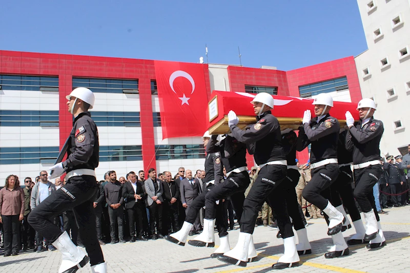 Halı sahada kalp krizinden hayatını kaybeden komiser için tören