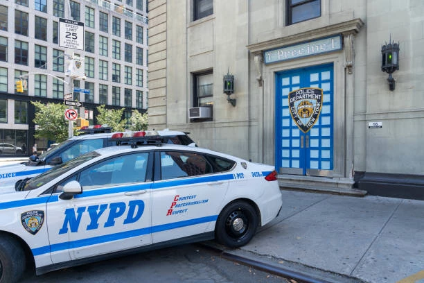 New York’ta polis memuru silahlı saldırıda yaralandı