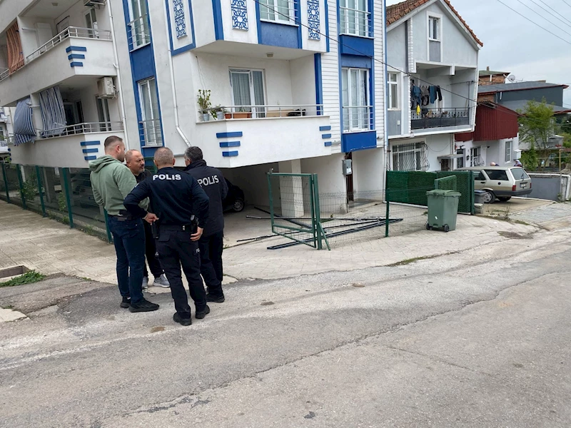 Kocaeli - Balkona çektikleri demir profil yüksek gerilim hattına temas etti; 3 ağır yaralı /Video eklendi 