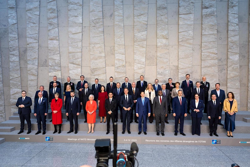 Bakan Fidan, NATO Dışişleri Bakanları aile fotoğrafında yer aldı