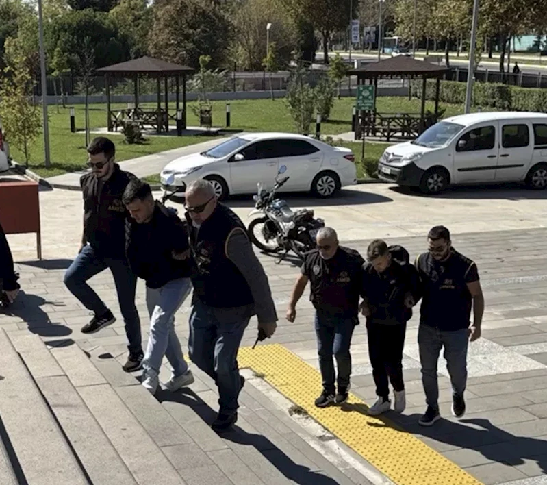 18 yaşındaki Efecan