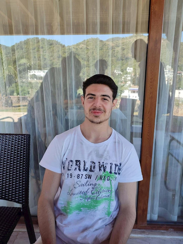 Babası gibi kanserden yaşamını yitiren Levent Kaan, toprağa verildi