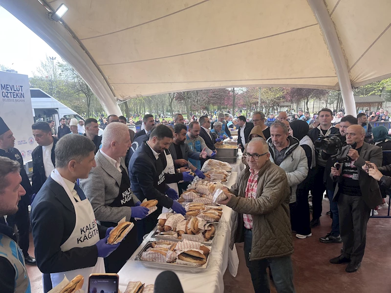 Kağıthane’de 3 ton balık ekmek dağıtıldı