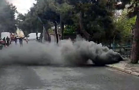 İstanbul - Avcılar’da yer altı kabloları yandı; caddeyi duman kapladı 