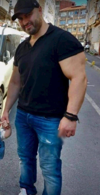 İstanbul - Şişli’de gece kulübü önündeki silahlı çatışma kamerada: 1 ölü 1 yaralı 8 gözaltı / Hayatını kaybeden kişinin fotoğrafıyla