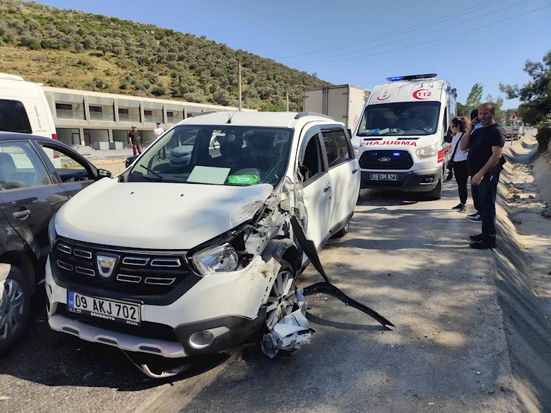 Sürücü direksiyon başında rahatsızlandı, otomobil 3 araca çarparak durabildi: 1 yaralı