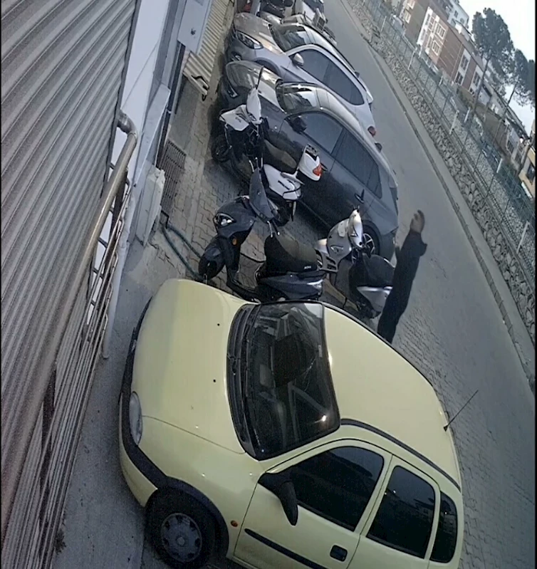 Şüpheli itfaiyecinin, dehşetin yaşandığı eve, gelip, gittiği zamana ait görüntüler ortaya çıktı