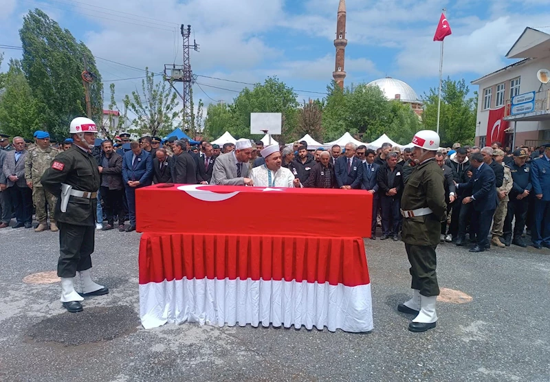 Şehit uzman çavuş son yolculuğuna uğurlandı