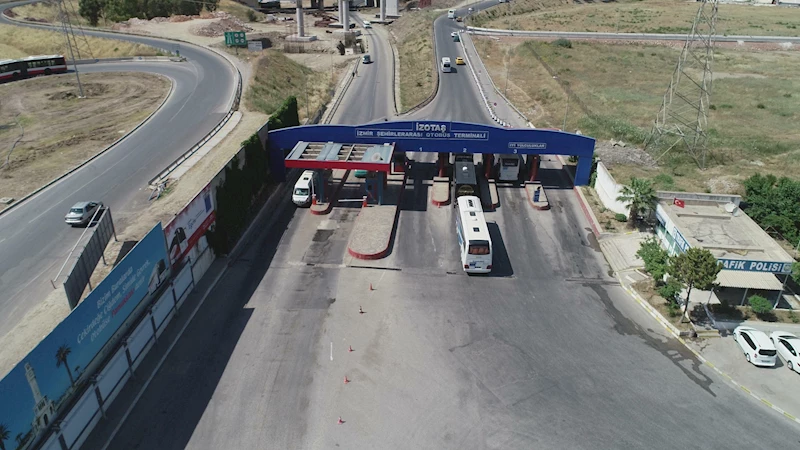 Sokakta yaşamını sürdüren kişi, İzmir Şehirlerarası Otobüs Terminali