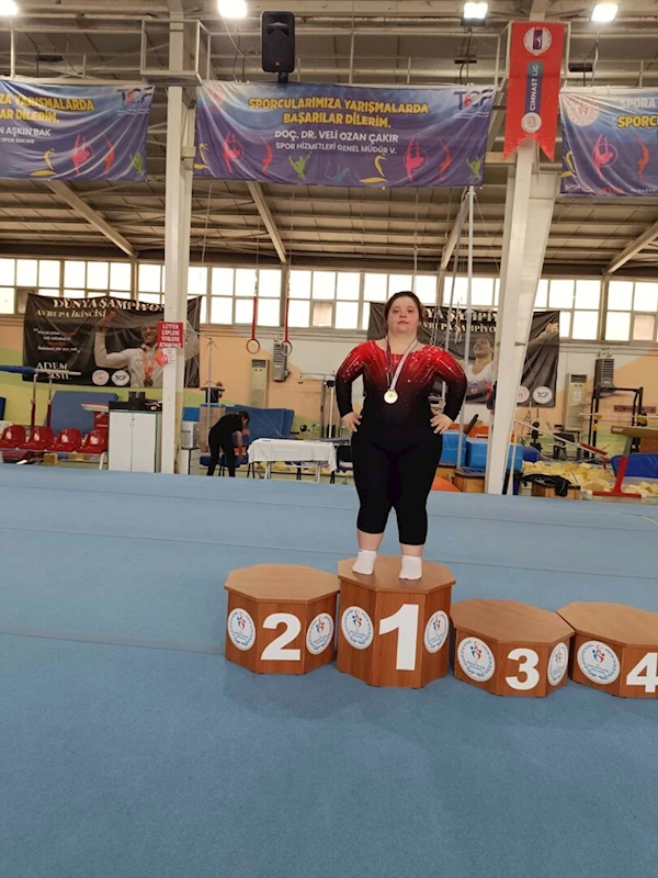 Down sendromlu milli sporcu Selin: Lütfen eve kapanmayın, benim gibi engelleri aşın / Ek fotoğraflar