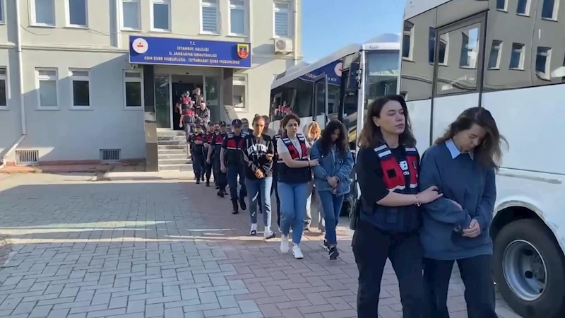 İstanbul - İBB operasyonunda gözaltına alınanlar adliyeye sevk edildi-1
