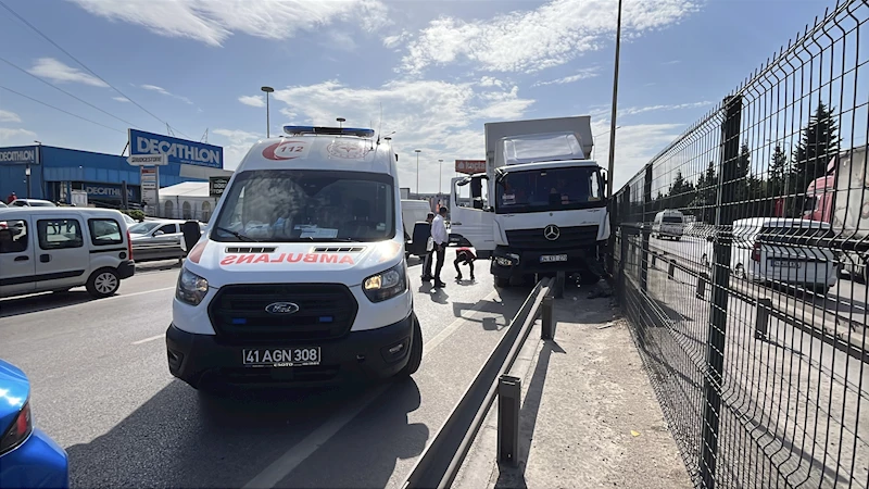 Direksiyon başında kalp krizi geçirdiği iddia edilen sürücü kaza yaptı 