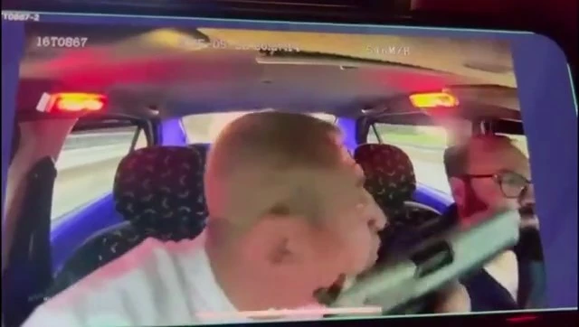 Taksiciyi silahla tehdit eden şüpheli tutuklandı; olay anı kamerada