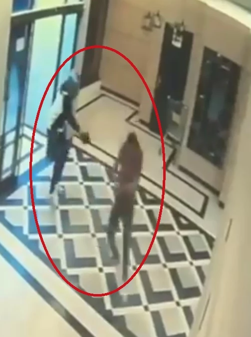 Evine girmek isterken silahlı saldırıya uğradı; o anlar kamerada