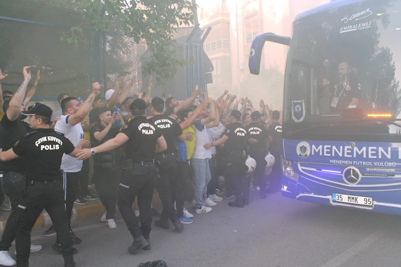 Menemen FK evinde havlu attı