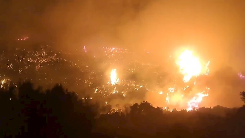 Sakız Adası’nda orman yangını nedeniyle çok sayıda köy tahliye edildi