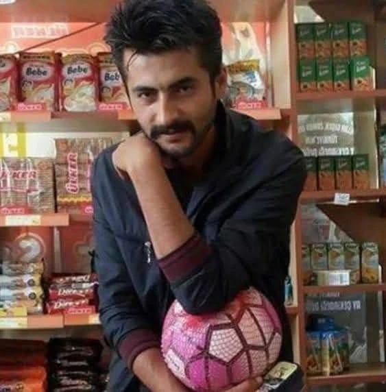 Parkta bilinci kapalı halde bulunan 2 çocuk babası, kaldırıldığı hastanede öldü