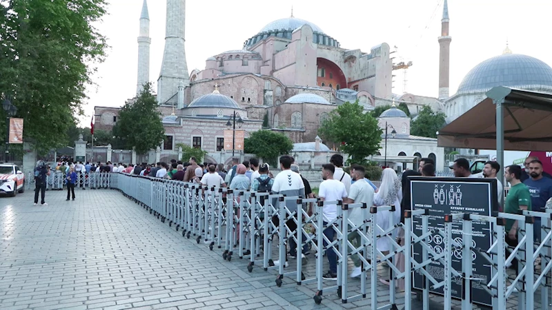 İstanbul - Ayasofya’da bayram namazını kıldılar