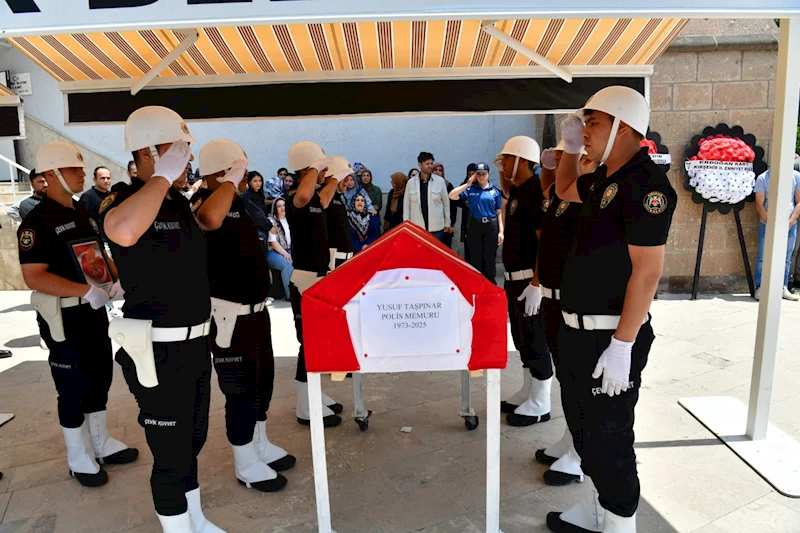 Kalp krizi geçiren polis memuru son yolculuğuna uğurlandı