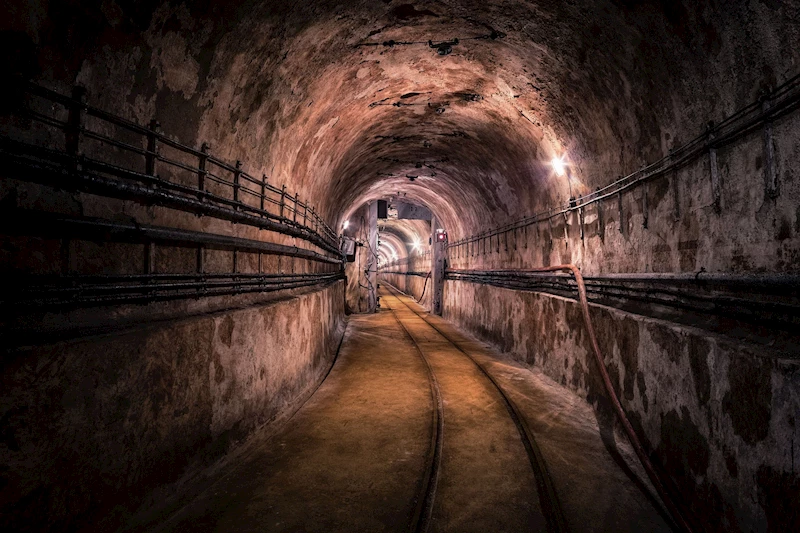 Almanya, savaş riskine karşı metro istasyonları ve otoparkları sığınaklara dönüştürecek