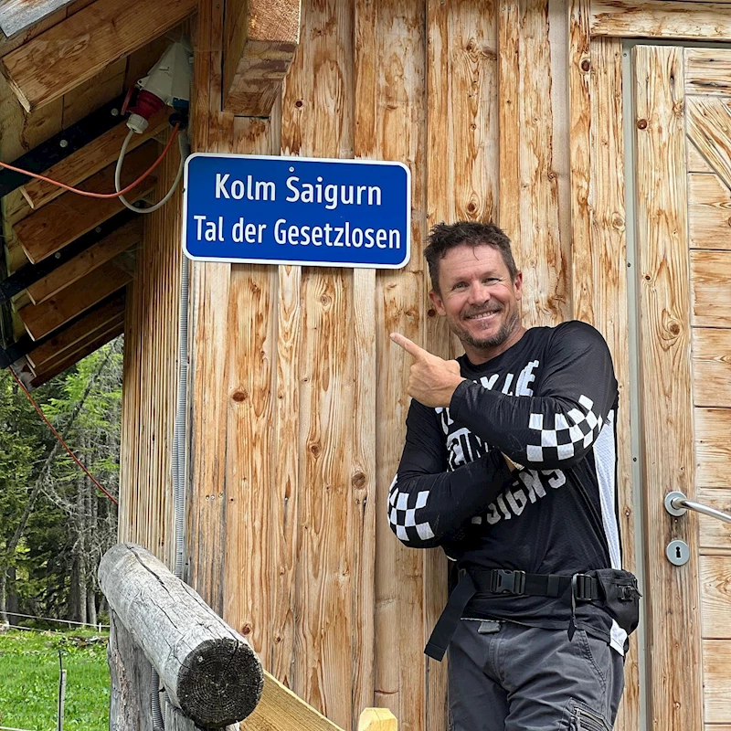 Uzaydan atlayan Felix Baumgartner, yamaç paraşütü kazasında hayatını kaybetti