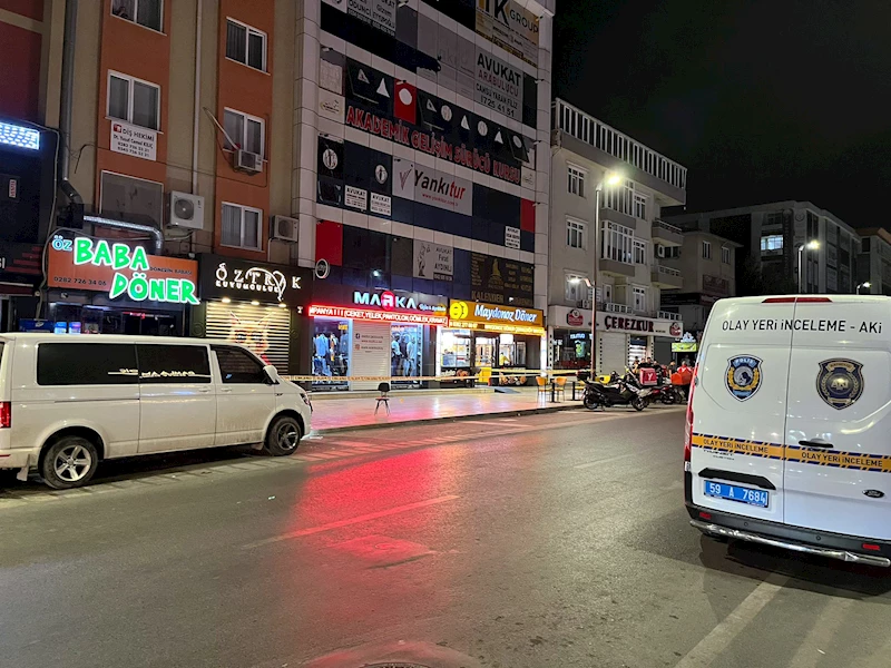 Kimliğini göstermek istemedi, bekçiyi göğsünden bıçakladı