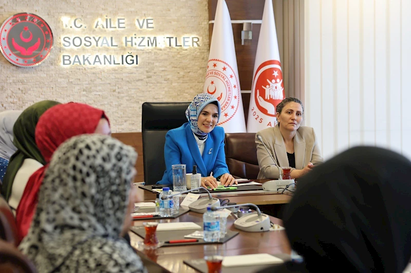 Bakan Göktaş, şehit eşleriyle bir araya geldi 