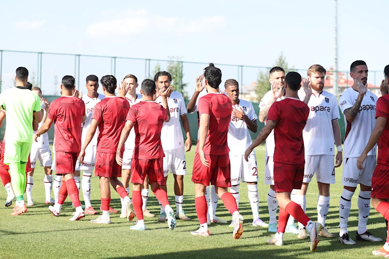 Trabzonspor, Persepolis ile golsüz berabere kaldı