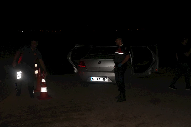 Kayıp olarak aranan 2 kuzenin bulunduğu otomobil Kelkit Çayı kenarında bulundu
