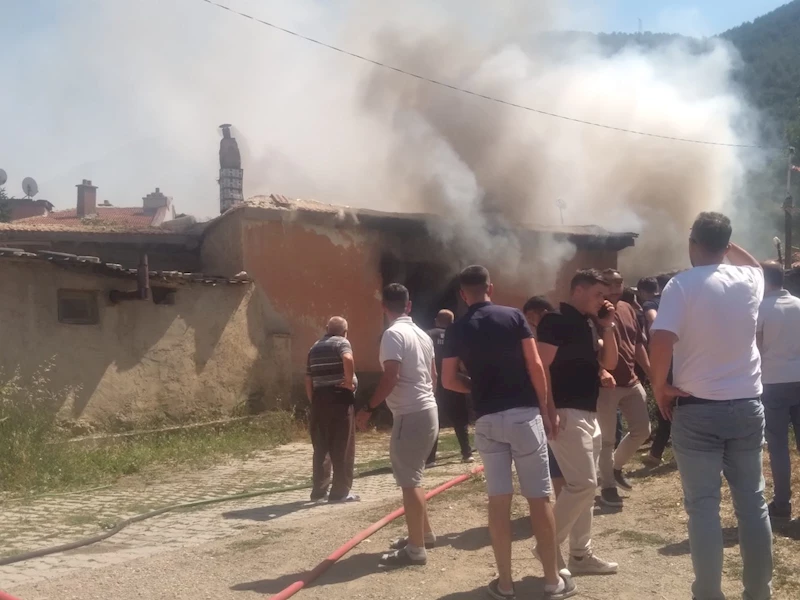 Evde çıkan yangında bedensel engelli öldü