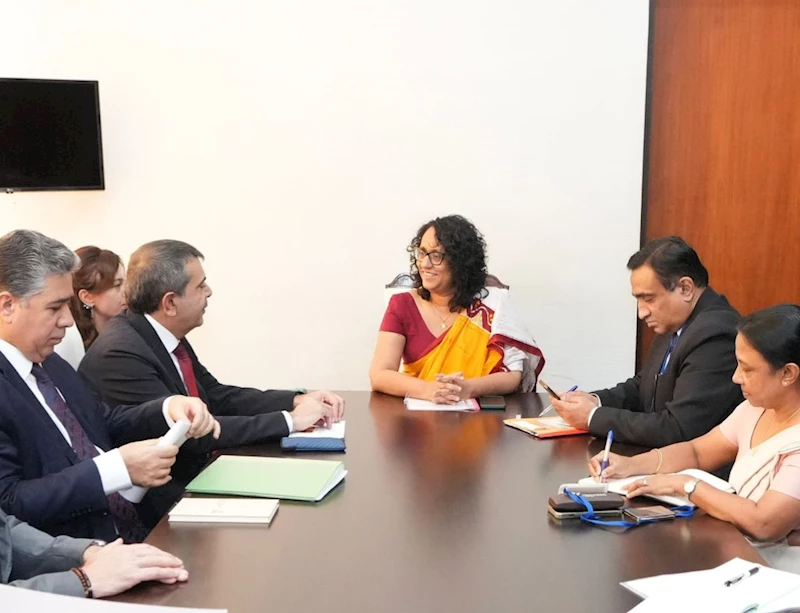 Bakan Tekin, Sri Lanka Başbakanı Amarasuriya ile görüştü